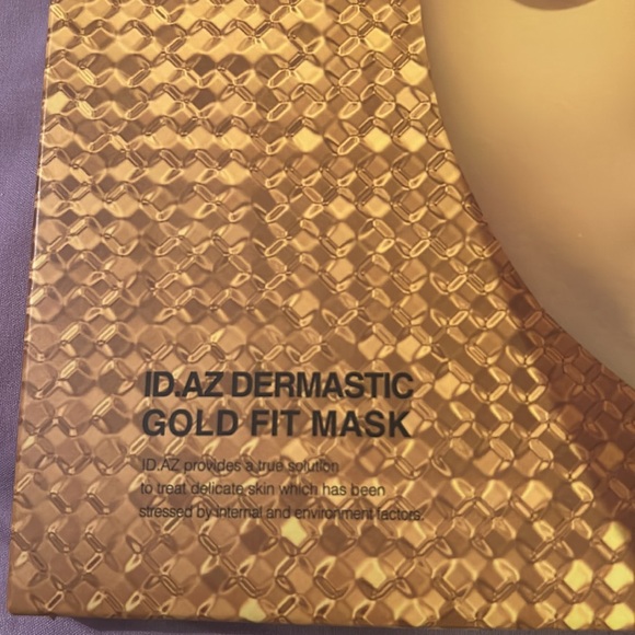 NIP Gold face mask - Picture 3 of 3